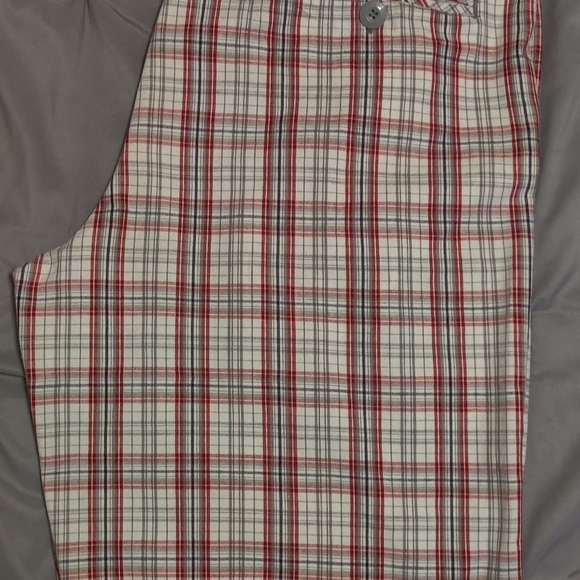 Avirex Men's Plaid Shorts - Picture 3 of 3